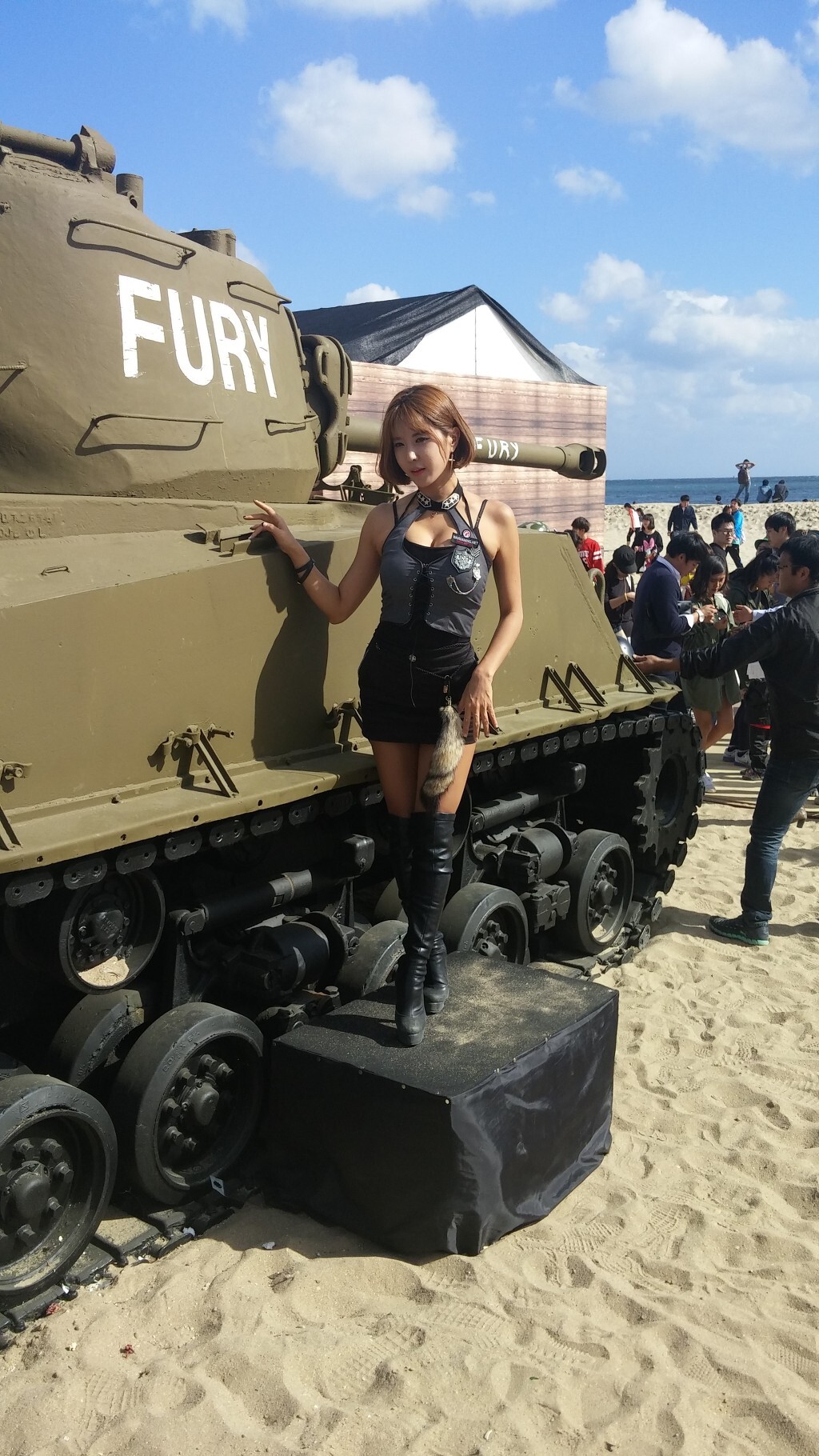 韩国顶级Showgirl许允美 釜山坦克世界 1